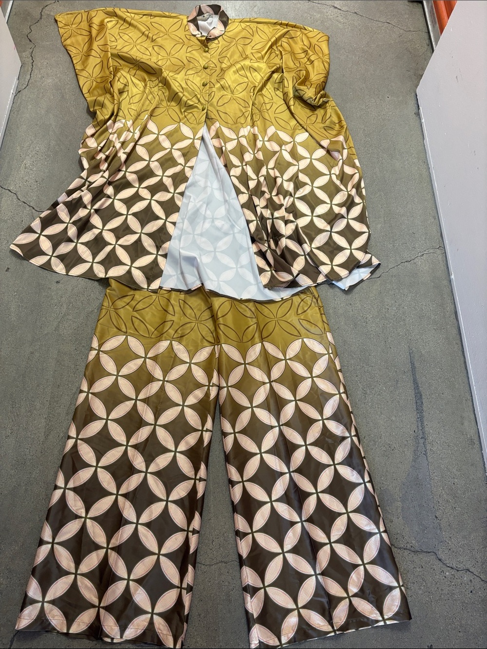 Women's Olive & Brown Geometric Two-Piece Pantsuit